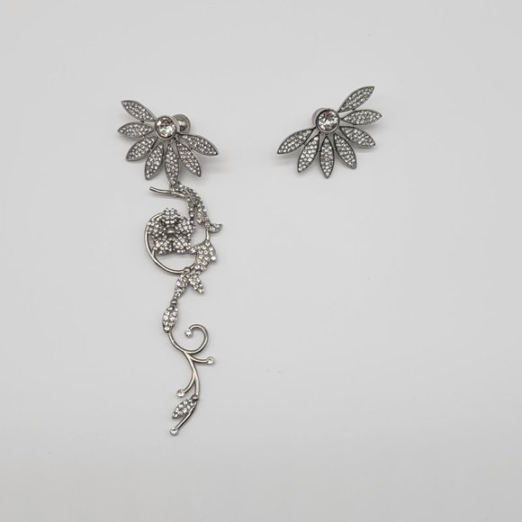 Burberry Mismatch Crystal Floral Dangle and Stud Set, Signed, NWT and Dust Bag - Picture 5 of 11